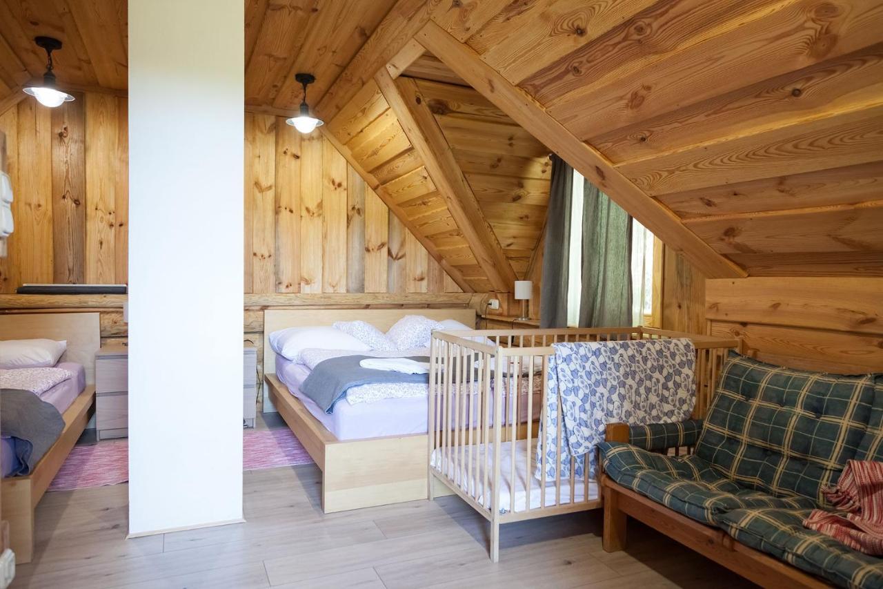 Manka Kisroenkhaz Villa Ispank ภายนอก รูปภาพ